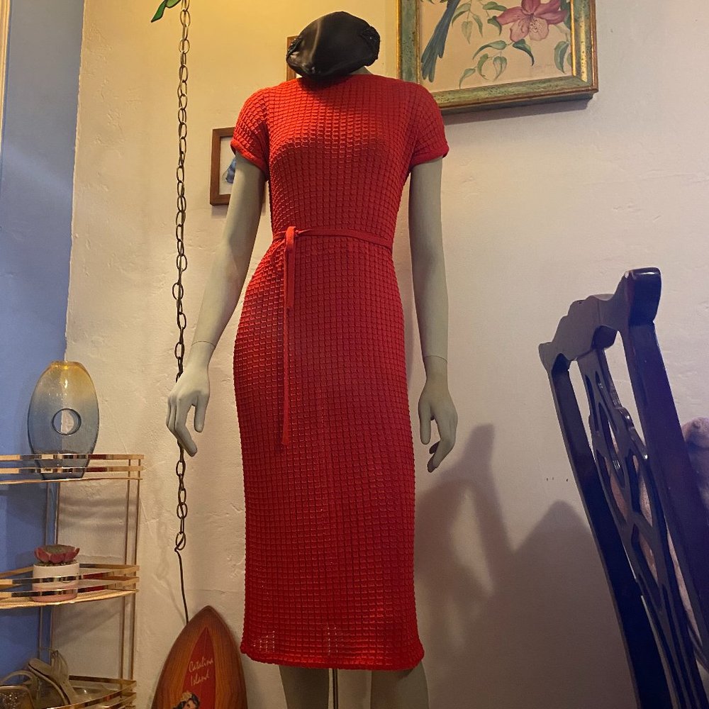 Sassy & Cute 1960s Tomato Red Wool Wiggle Dress M